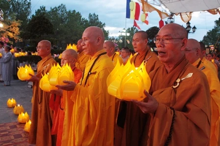 TT-Huế: Thiêng liêng Pháp hội Nhiên đăng - Lễ hội Quán Thế Âm ảnh 3