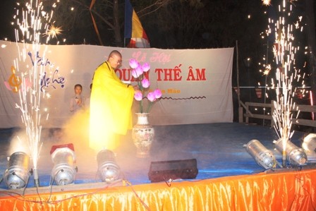 TT-Huế: Thiêng liêng Pháp hội Nhiên đăng - Lễ hội Quán Thế Âm ảnh 28