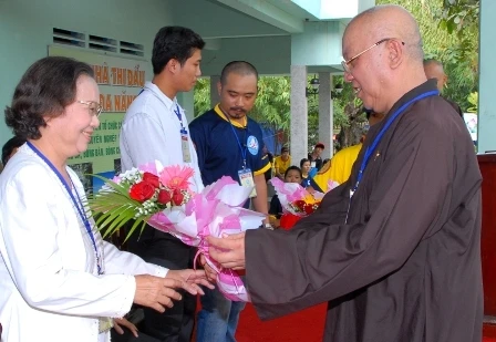 Chính thức khai mạc Hội trại Tuổi trẻ - Phật giáo lần thứ VI - năm 2011 ảnh 4 BTN_0234.JPG