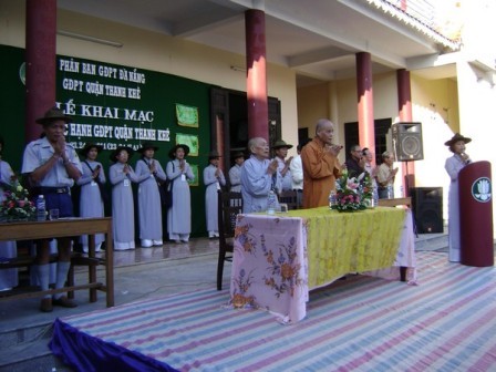 2.Niệm Phật cầu gia hộ.JPG