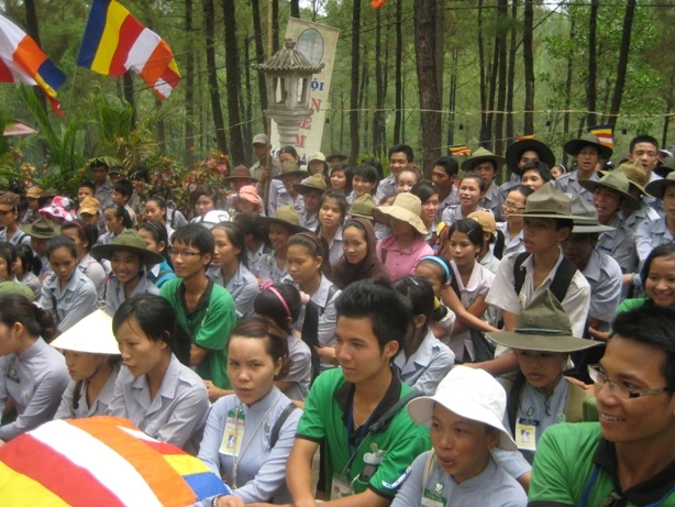 Thừa Thiên-Huế: Ban Hướng dẫn GĐPT Thừa Thiên- Huế tổ chức trại Hạnh ngành nữ năm 2011 ảnh 13