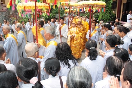 Thừa Thiên-Huế: Thuyết pháp độ linh và Vũ hội Lục cúng Hoa đăng ảnh 1
