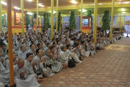 Thừa Thiên-Huế: Thuyết pháp độ linh và Vũ hội Lục cúng Hoa đăng ảnh 6