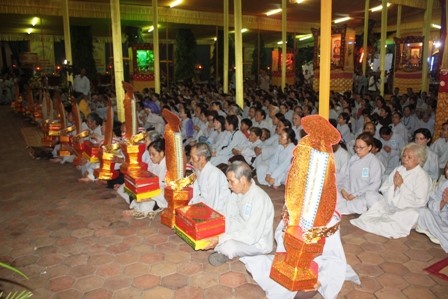 Thừa Thiên-Huế: Thuyết pháp độ linh và Vũ hội Lục cúng Hoa đăng ảnh 4