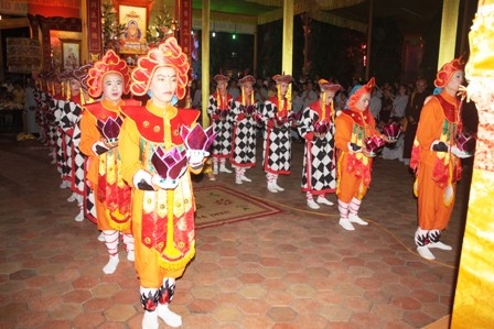Thừa Thiên-Huế: Thuyết pháp độ linh và Vũ hội Lục cúng Hoa đăng ảnh 11