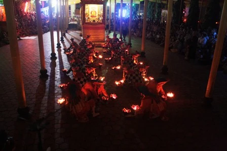 Thừa Thiên-Huế: Thuyết pháp độ linh và Vũ hội Lục cúng Hoa đăng ảnh 14