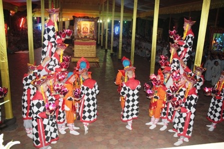 Thừa Thiên-Huế: Thuyết pháp độ linh và Vũ hội Lục cúng Hoa đăng ảnh 16