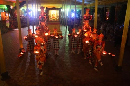 Thừa Thiên-Huế: Thuyết pháp độ linh và Vũ hội Lục cúng Hoa đăng ảnh 17