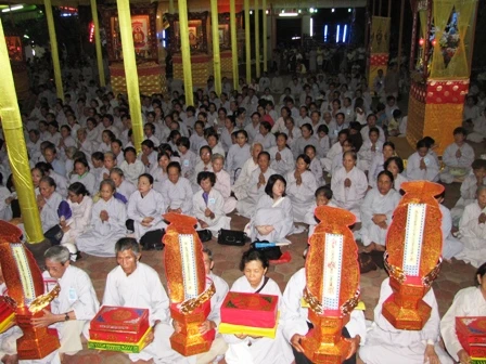 Thừa Thiên-Huế: Thuyết pháp độ linh và Vũ hội Lục cúng Hoa đăng ảnh 3