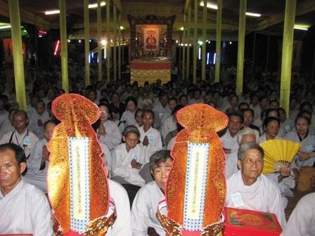 Thừa Thiên-Huế: Thuyết pháp độ linh và Vũ hội Lục cúng Hoa đăng ảnh 5