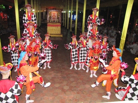 Thừa Thiên-Huế: Thuyết pháp độ linh và Vũ hội Lục cúng Hoa đăng ảnh 19