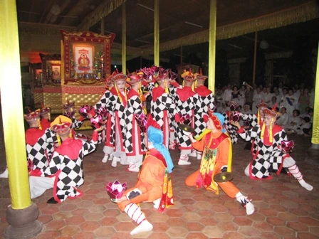 Thừa Thiên-Huế: Thuyết pháp độ linh và Vũ hội Lục cúng Hoa đăng ảnh 18