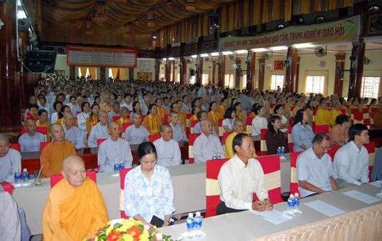 Kiên Giang: Khai mạc Lễ hội Vu lan - Tri ân & Báo hiếu - 2011 ảnh 9