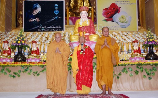 Kiên Giang: Khai mạc Lễ hội Vu lan - Tri ân & Báo hiếu - 2011 ảnh 10