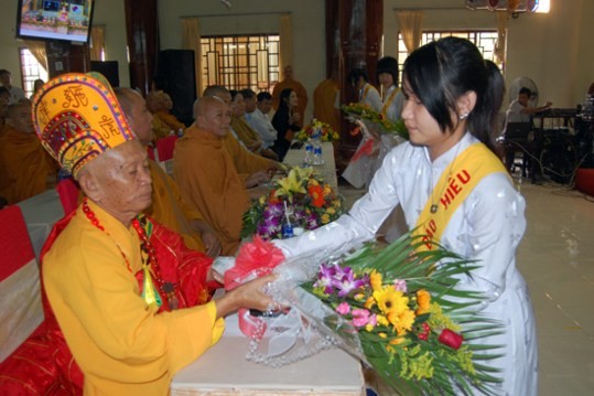 Kiên Giang: Khai mạc Lễ hội Vu lan - Tri ân & Báo hiếu - 2011 ảnh 12