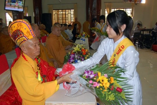 Kiên Giang: Khai mạc Lễ hội Vu lan - Tri ân & Báo hiếu - 2011 ảnh 12