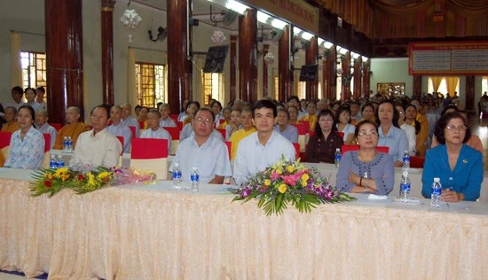 Kiên Giang: Khai mạc Lễ hội Vu lan - Tri ân & Báo hiếu - 2011 ảnh 15