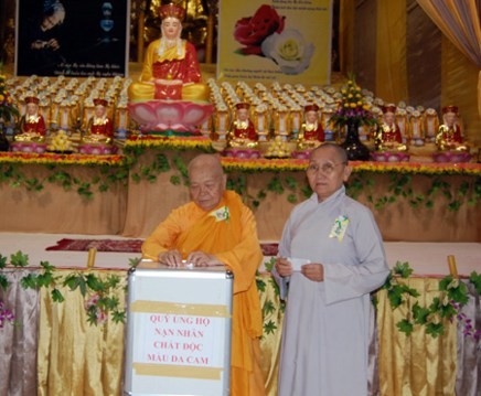 Kiên Giang: Khai mạc Lễ hội Vu lan - Tri ân & Báo hiếu - 2011 ảnh 38