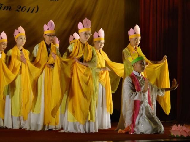Văn nghệ "Ân nghĩa sinh thành" của Học viện Phật giáo VN tại Hà Nội mừng Vu Lan ảnh 2 DSC02032_640x480.jpg