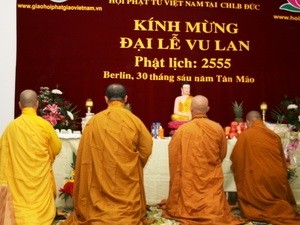 Phật tử và người mộ đạo ở Đức đón đại lễ Vu lan ảnh 1 (9)t31.jpg