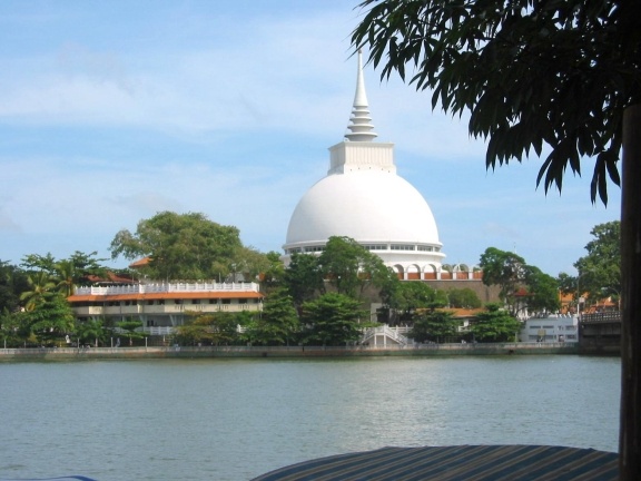 1 ngoi chua o Wadduwa.jpg