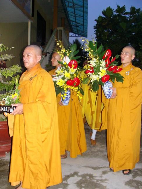 Tiền Giang: Lễ Phóng  đăng và chẩn tế tại tổ đình Vĩnh Tràng ảnh 2