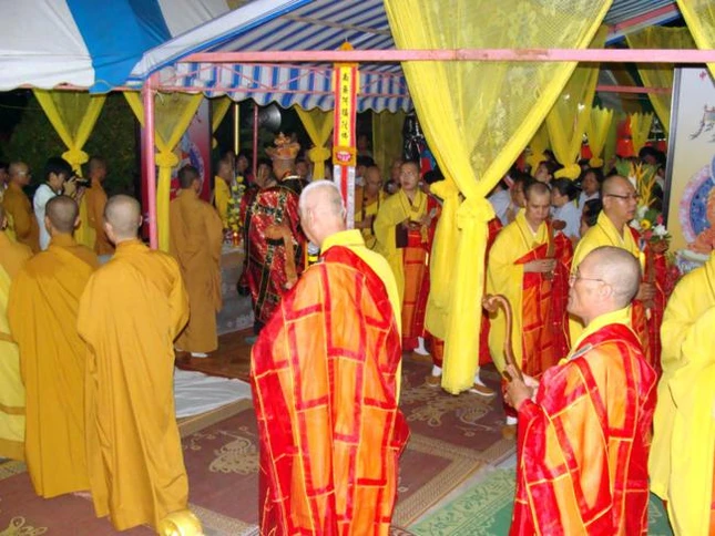 Tiền Giang: Lễ Phóng  đăng và chẩn tế tại tổ đình Vĩnh Tràng ảnh 14