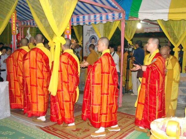 Tiền Giang: Lễ Phóng  đăng và chẩn tế tại tổ đình Vĩnh Tràng ảnh 15