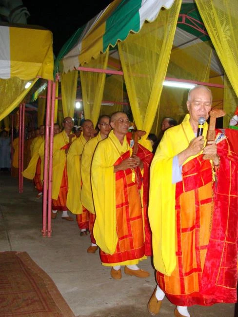 Tiền Giang: Lễ Phóng  đăng và chẩn tế tại tổ đình Vĩnh Tràng ảnh 16