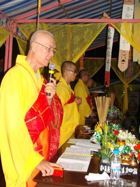 Tiền Giang: Lễ Phóng  đăng và chẩn tế tại tổ đình Vĩnh Tràng ảnh 18