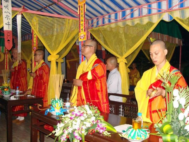 Tiền Giang: Lễ Phóng  đăng và chẩn tế tại tổ đình Vĩnh Tràng ảnh 20
