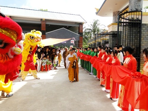 Cung nghinh Chư Tôn đức.jpg