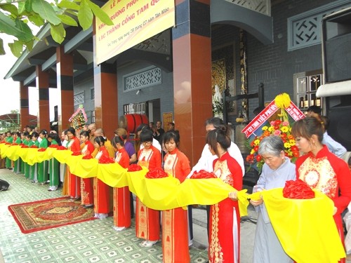 Cắt băng khánh thành cơ sở từ thiện 1.jpg