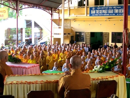 QUNG CẢNH BUỖI LỄ.JPG