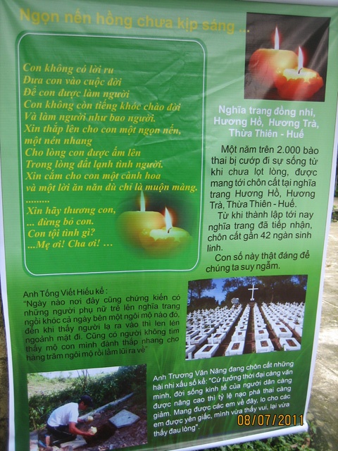 Áp phích nói về những sinh linh vô tội.