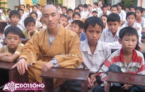 Lớp học chốn cửa thiền ảnh 2