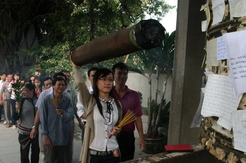 Lên chùa chiêm bái ngày lễ Vu lan ảnh 3