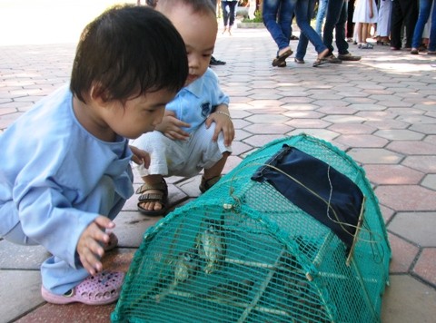 Lên chùa chiêm bái ngày lễ Vu lan ảnh 14 Lên chùa chiêm bái ngày lễ Vu lan ảnh 14