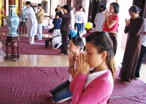 Lên chùa chiêm bái ngày lễ Vu lan ảnh 10 Lên chùa chiêm bái ngày lễ Vu lan ảnh 10