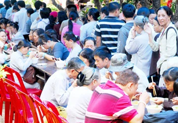 Vu lan: Mùa hiếu hạnh, từ thiện ảnh 1
