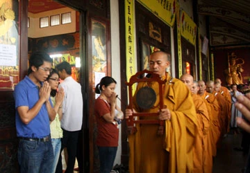 Vu lan: Mùa hiếu hạnh, từ thiện ảnh 2