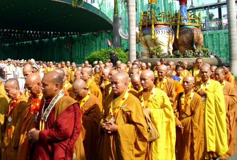 Hàng trăm Tăng Ni, Phật tử dự lễ Vu lan ảnh 2