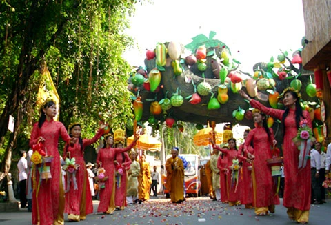 Hàng trăm Tăng Ni, Phật tử dự lễ Vu lan ảnh 3