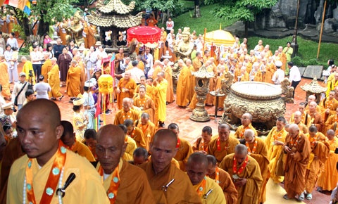 Hàng trăm Tăng Ni, Phật tử dự lễ Vu lan ảnh 4