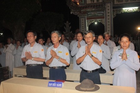 Thừa Thiên - Huế: Niệm Phật đường Ưu Điềm tổ chức cài hoa hồng và văn nghệ Vu lan ảnh 2 Thừa Thiên - Huế: Niệm Phật đường Ưu Điềm tổ chức cài hoa hồng và văn nghệ Vu lan ảnh 2