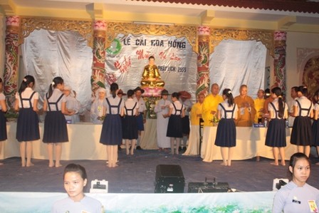 Thừa Thiên - Huế: Niệm Phật đường Ưu Điềm tổ chức cài hoa hồng và văn nghệ Vu lan ảnh 10 Thừa Thiên - Huế: Niệm Phật đường Ưu Điềm tổ chức cài hoa hồng và văn nghệ Vu lan ảnh 10