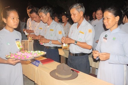 Thừa Thiên - Huế: Niệm Phật đường Ưu Điềm tổ chức cài hoa hồng và văn nghệ Vu lan ảnh 11 Thừa Thiên - Huế: Niệm Phật đường Ưu Điềm tổ chức cài hoa hồng và văn nghệ Vu lan ảnh 11