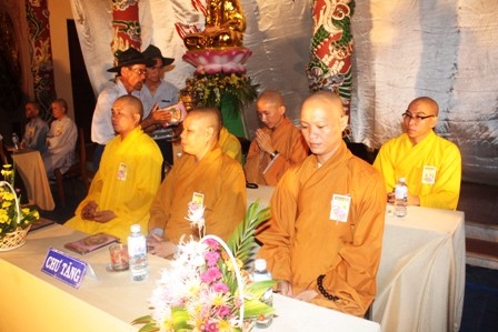 Thừa Thiên - Huế: Niệm Phật đường Ưu Điềm tổ chức cài hoa hồng và văn nghệ Vu lan ảnh 13 Thừa Thiên - Huế: Niệm Phật đường Ưu Điềm tổ chức cài hoa hồng và văn nghệ Vu lan ảnh 13