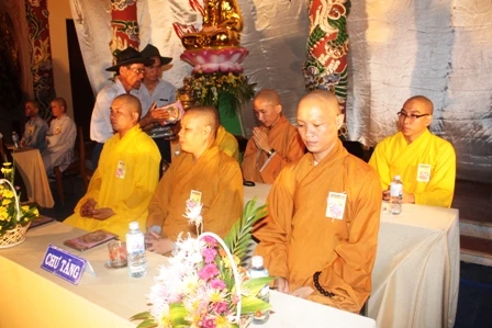 Thừa Thiên - Huế: Niệm Phật đường Ưu Điềm tổ chức cài hoa hồng và văn nghệ Vu lan ảnh 13 Thừa Thiên - Huế: Niệm Phật đường Ưu Điềm tổ chức cài hoa hồng và văn nghệ Vu lan ảnh 13