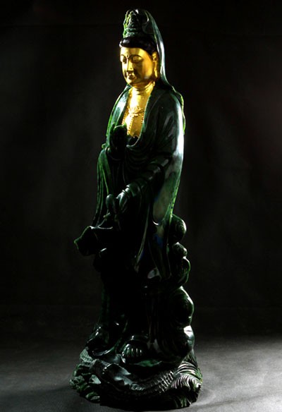 Chen lấn xem 4 tượng Phật ngọc lớn nhất Việt Nam ảnh 5